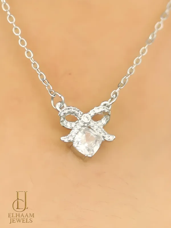 Silver_Traditional_Bowknot_Crystal_Pendant_Necklace_For_Women