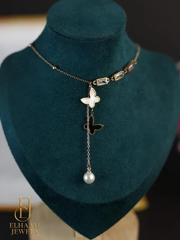 Gold_Traditional_Butterfly_Pearl_Drop_Necklace_For_Women