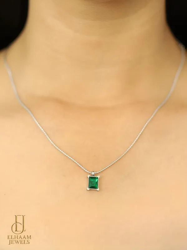 Gold_Traditional_Emerald_Green_Stone_Silverplated_Pendant_Necklace_For_Women