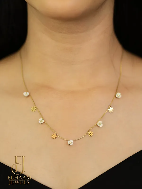 Gold_Traditional_Garden_Necklace_For_Women