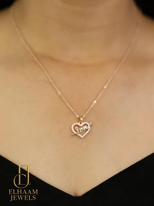 Gold_Traditional_Love_In_Heart_Rose_Gold_Pendent_Necklace_For_Women