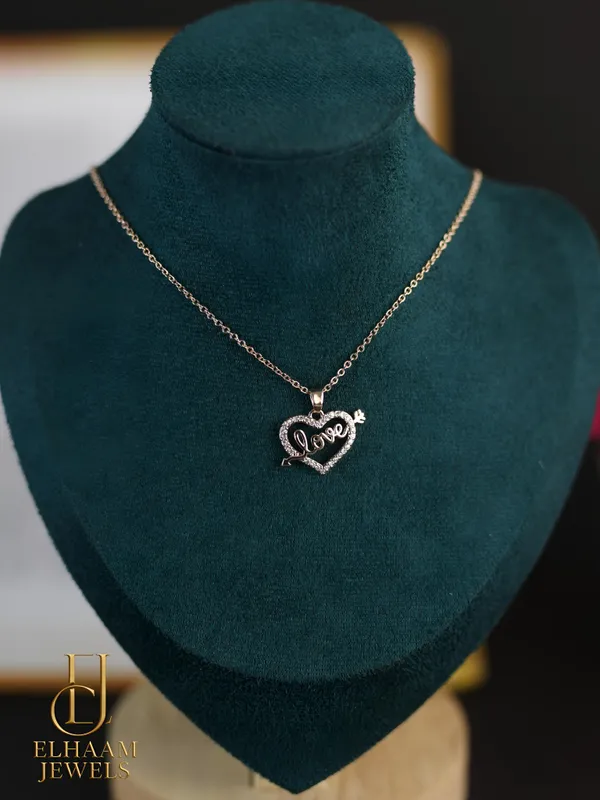 Gold_Traditional_Love_In_Heart_Rose_Gold_Pendent_Necklace_For_Women