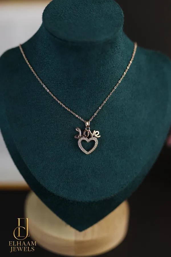Gold_Traditional_Love_On_Heart_Rose_Gold_Pendant_Necklace_For_Women