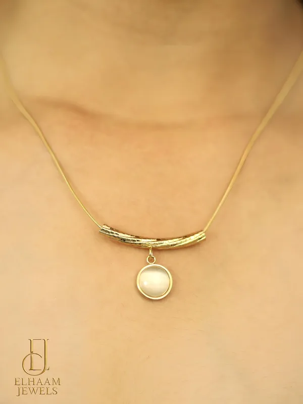 Gold_Traditional_Moonstone_Pendant_Necklace_For_Women
