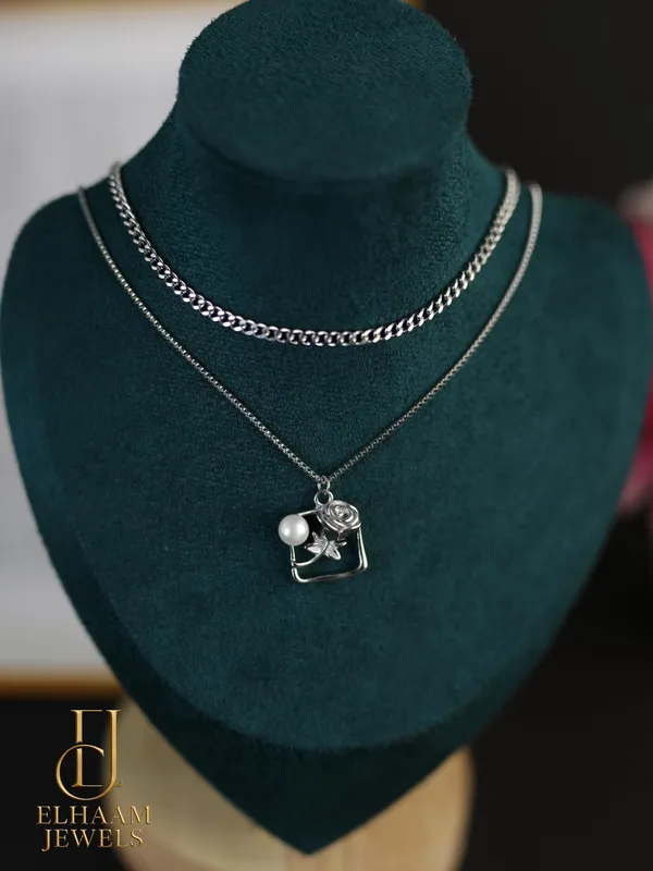 Silver_Traditional_Pearl_Rose_Silver_Plated_Pendant_Necklace_For_Women