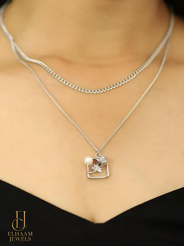 Silver_Traditional_Pearl_Rose_Silver_Plated_Pendant_Necklace_For_Women