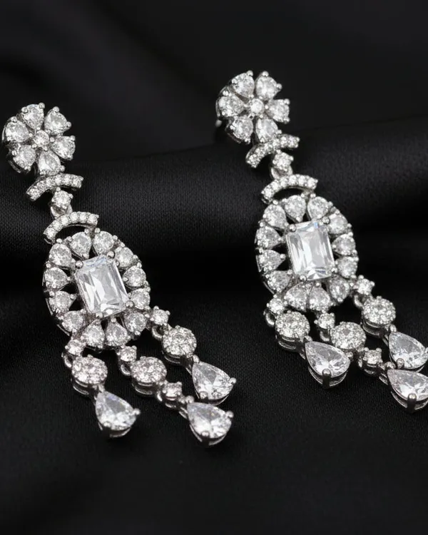 Silver_Traditional_Aura_Drop_Necklace_Set_For_Women