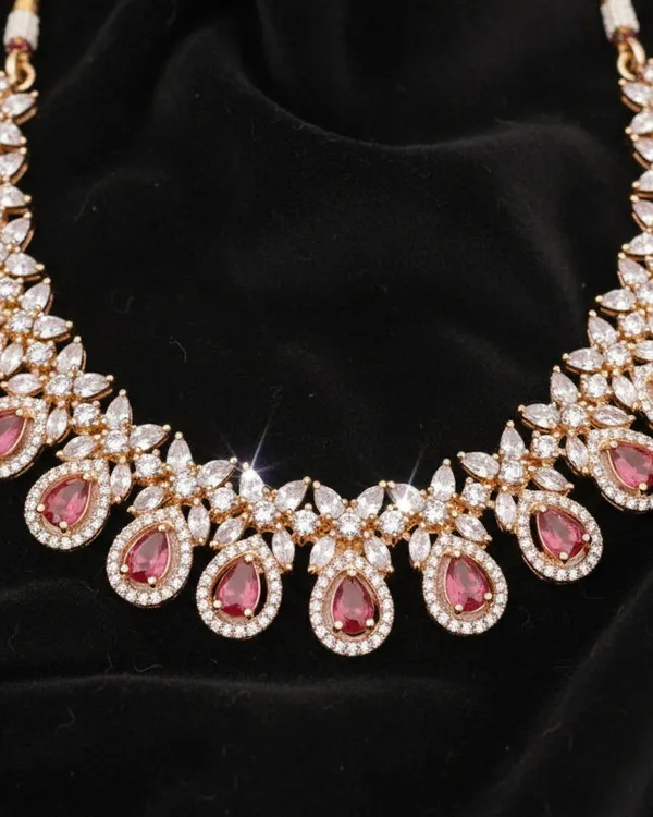 Gold_Traditional_Celestia_Glow_Nacklace_Set_For_Women