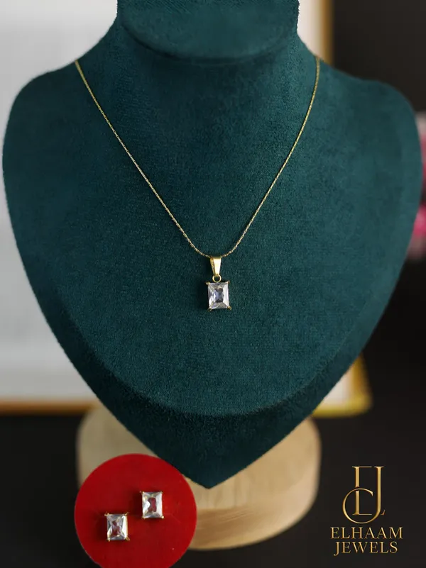 Gold_Traditional_Cristal_Diamond_Gold_Plated_Necklace_With_Earring_Set_For_Women
