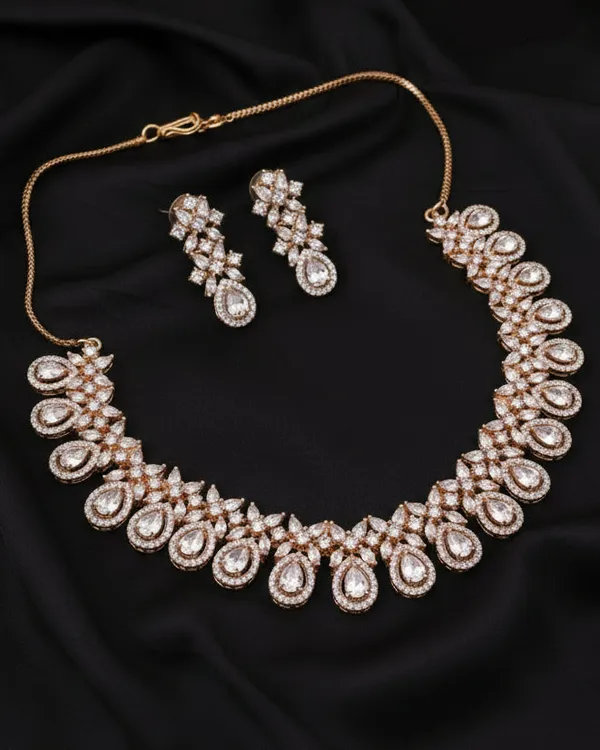 Gold_Traditional_Crowned_Elegance_Necklace_Set_For_Women