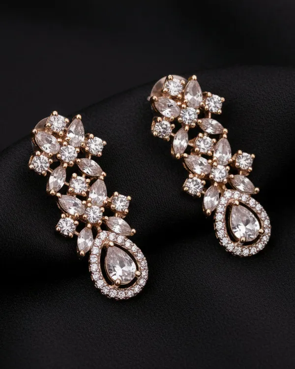 Gold_Traditional_Crowned_Elegance_Necklace_Set_For_Women