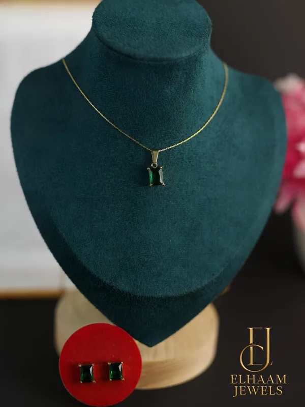 Gold_Traditional_Emerald_Cut_Green_Stone_Pendant_Necklace_And_Earring_Set_18k_Gold_Plated_For_Women