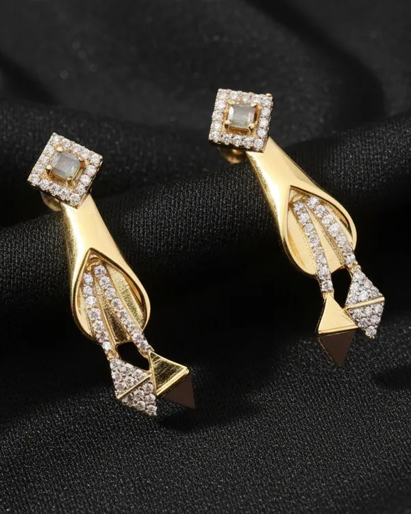 Gold_Traditional_Imperial_Aura_Necklace_Set_For_Women