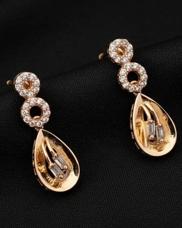 Gold_Traditional_Seraphine_Spark_Necklace_Set_For_Women