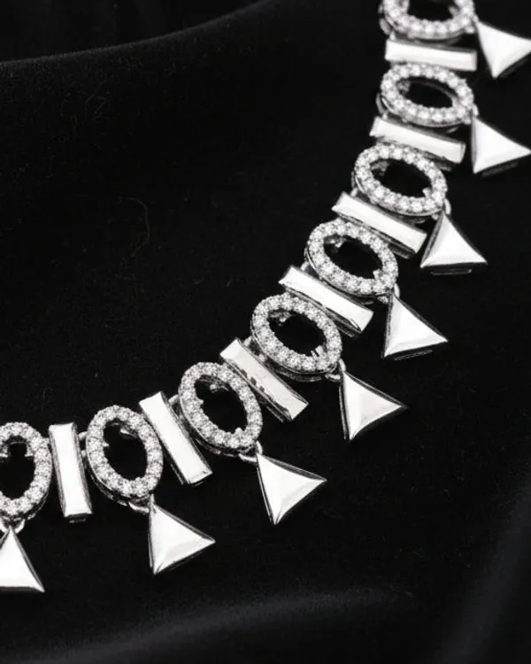 Silver_Traditional_Vibe_Gleam_Necklace_Set_For_Women