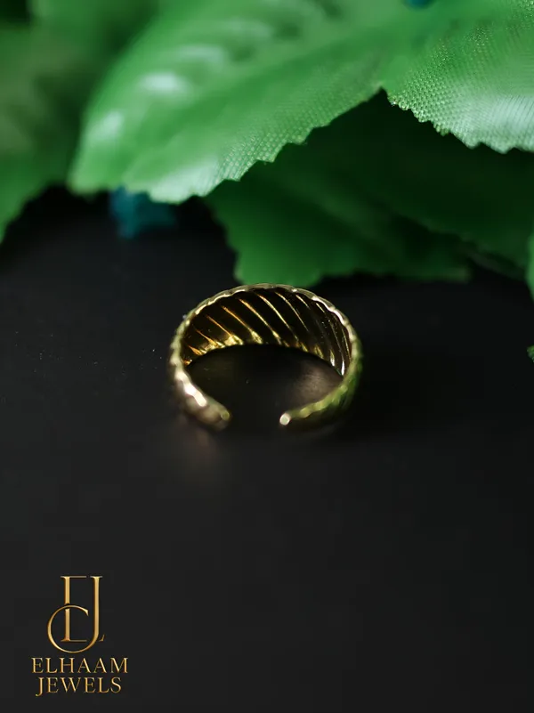 Gold_Traditional_Horizon_Ring_For_Women