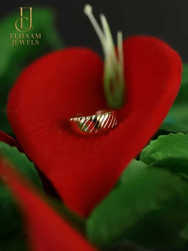 Gold_Traditional_Horizon_Ring_For_Women