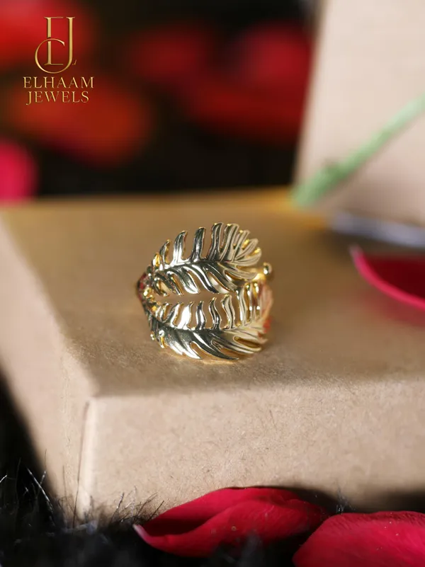 Gold_Traditional_Palm_Grace_Ring_For_Women