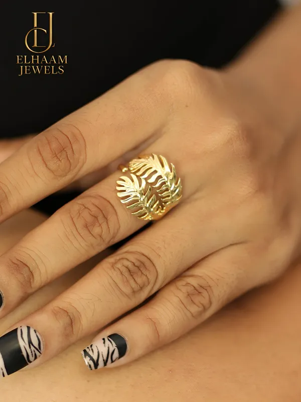 Gold_Traditional_Palm_Grace_Ring_For_Women