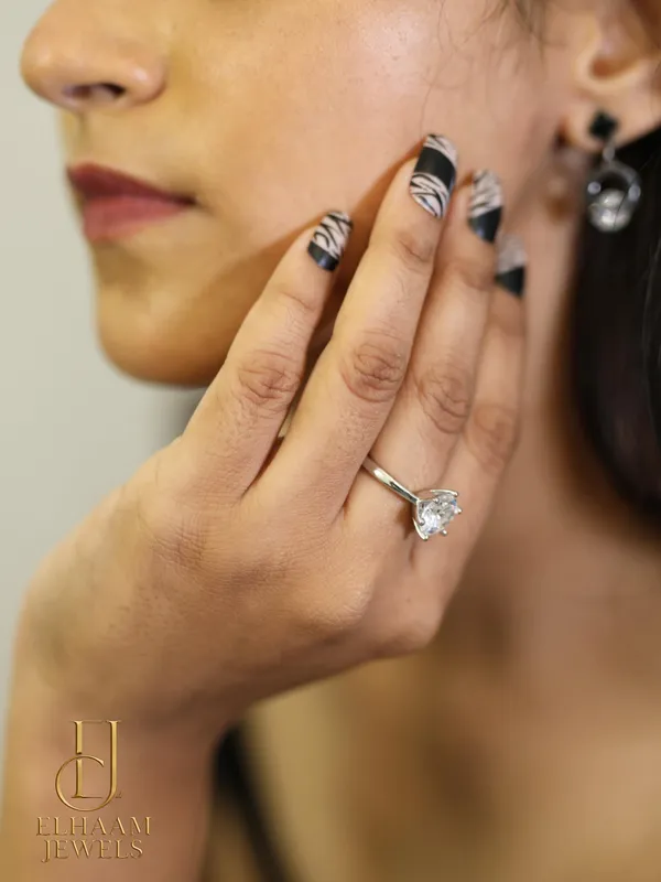 Silver_Traditional_Classic_Round_Solitaire_Silver_Ring_For_Women