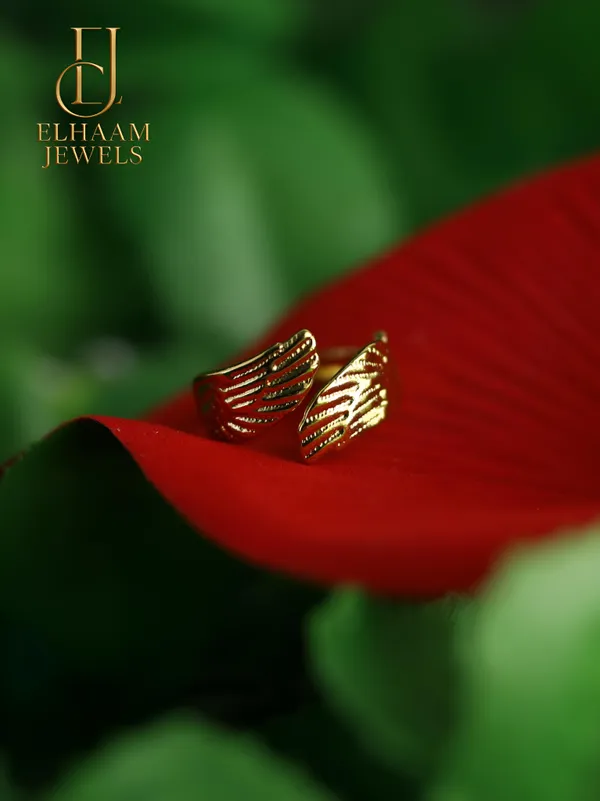 Gold_Traditional_Wings_Embrace_Ring_For_Women