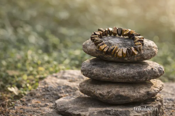 Tiger_Eye_Chips_Stretchable_Bracelet_For_Confidence,_Success_&_Protection