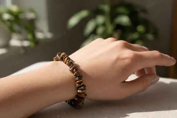 Tiger_Eye_Chips_Stretchable_Bracelet_For_Confidence,_Success_&_Protection