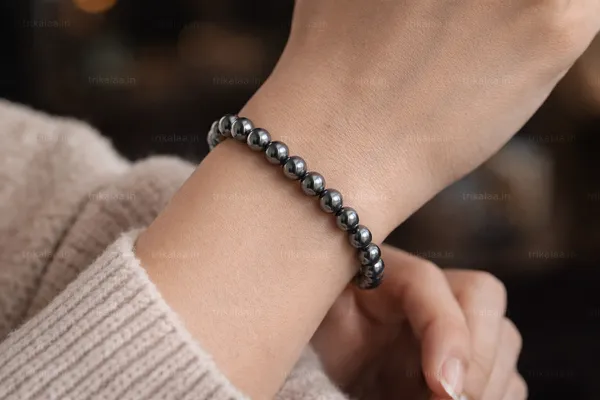 Hematite_Crystal_Bracelet_–_Grounding,_Protection_&_Strength_Band