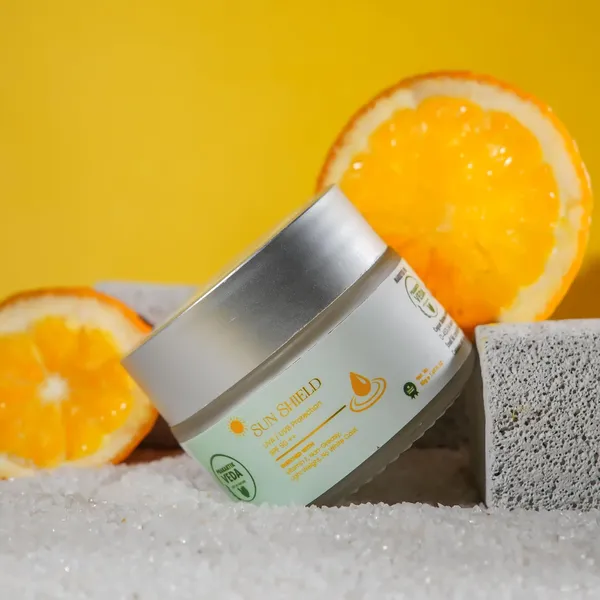 Spf_50_Pa++++_Sunscreen_Lotion_With_Niacinamide,_Kojic_Acid_And_Vitamin_E