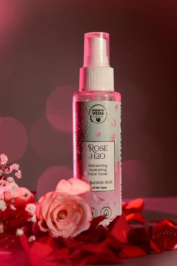 Rose_Water_100Ml_|_With_Niacinamide,_Kojic_Acid,_Vitamin_C_And_E,_White_Curcumin