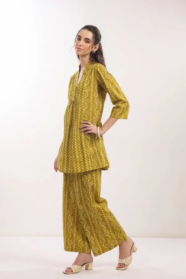 Mustard_Premium_Rayon_Slub_Kurta_Set_For_Women
