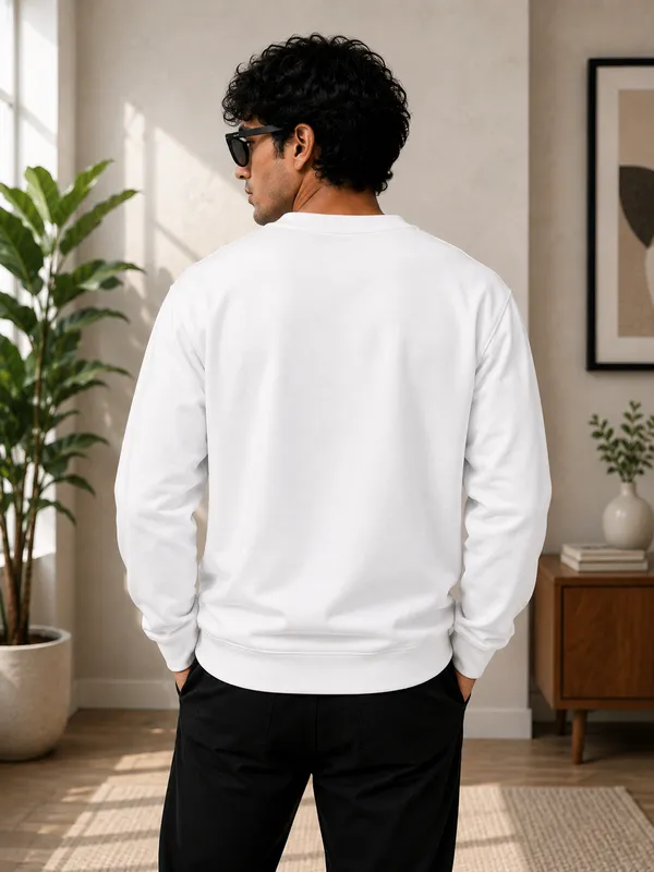 White_sweatshirt_for_men