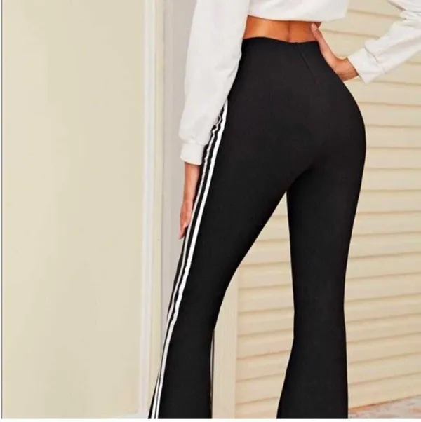 Black_Polyester_Regular_Fit_Trousers_For_Women