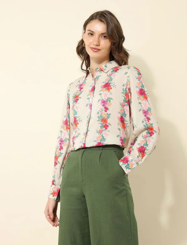 Off-white_printed_short_women’s