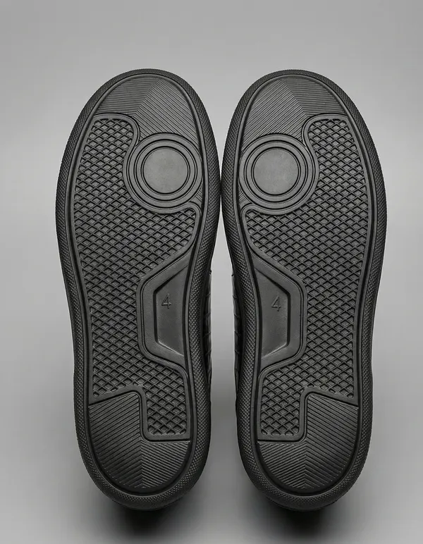 Voguish_Croco_Print_Luxury_Sneaker_Extra_Light_Sole_Black