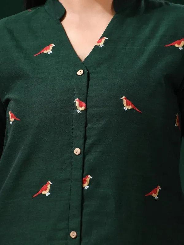 Green_Cotton_Single_Kurti_In_With_Allover_Bird_Designs_With_Lining_For_Women