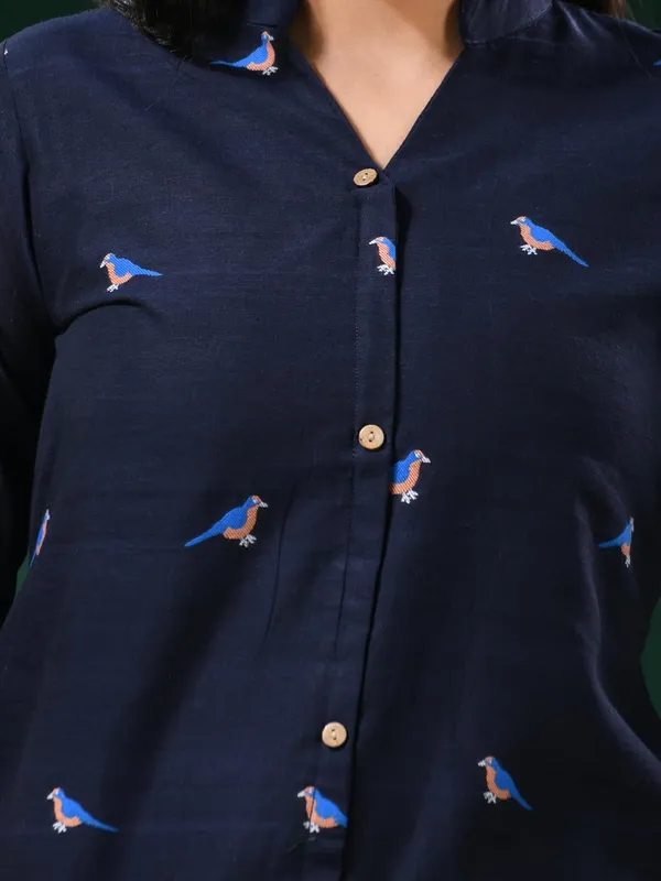 Navy_Blue_Cotton_Single_Kurti_In_With_Allover_Bird_Designs_With_Lining_For_Women