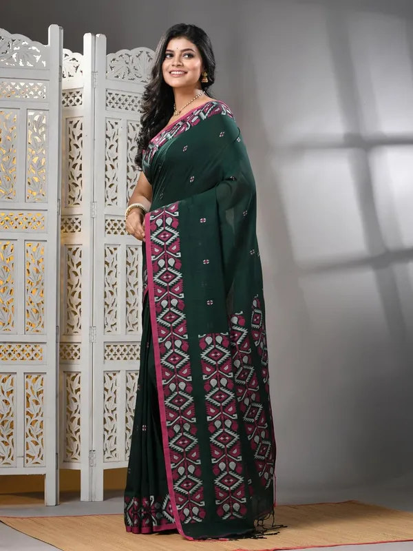 Dark_Green_Bengal_Pure_Cotton_Saree_With_Blouse_Piece_For_Women