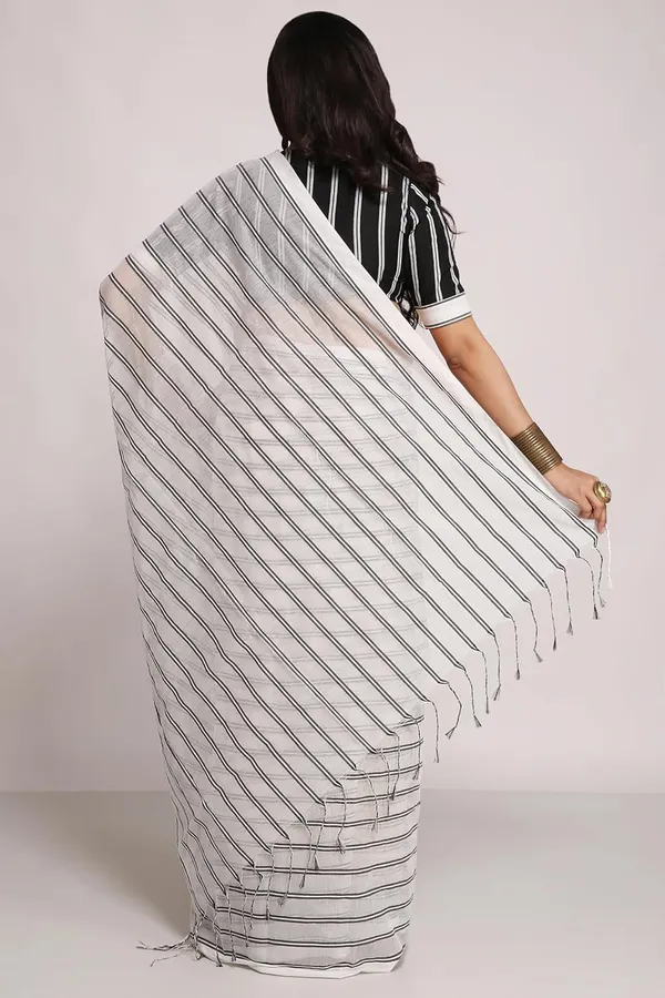 White_Cotton_Silk_Saree_With_Striped_Design_For_Women