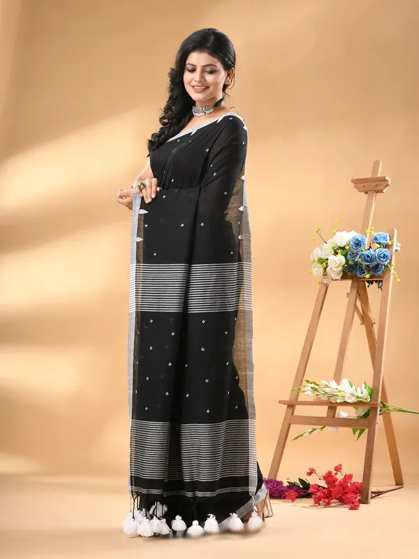 Black_Pure_Cotton_Saree_With_Needle_Weaving_Running_Blouse_Piece_For_Women