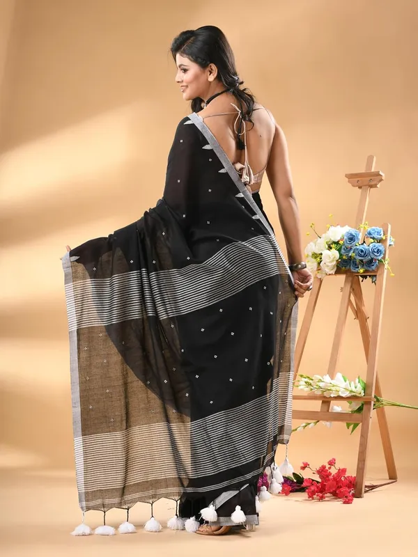 Black_Pure_Cotton_Saree_With_Needle_Weaving_Running_Blouse_Piece_For_Women