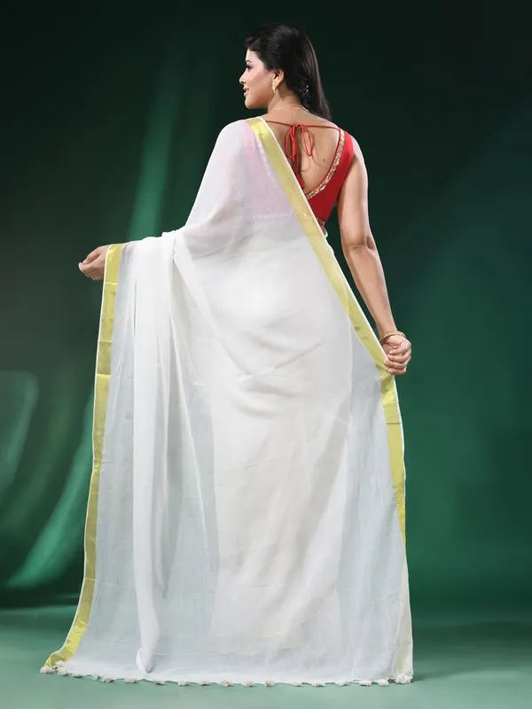 White_Pure_Mulmul_Cotton_Plain_Saree_With_Zari_Border_For_Women