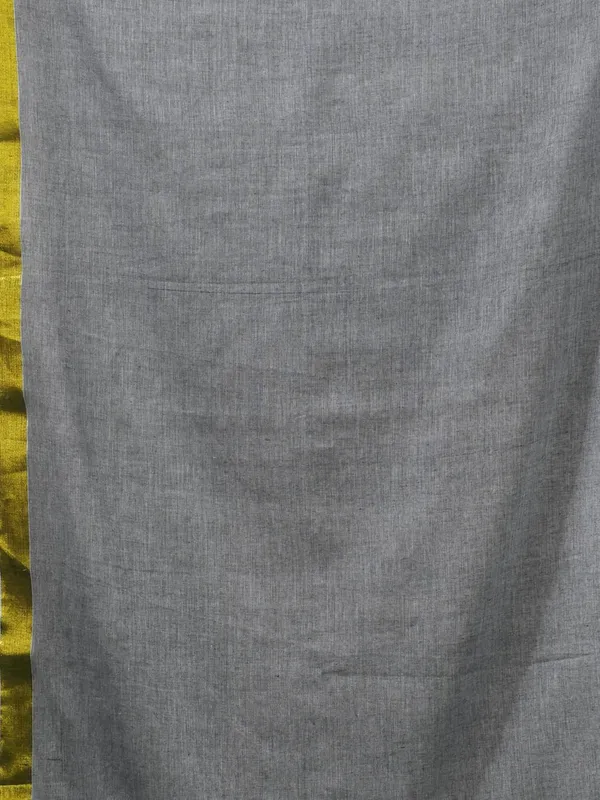 Grey_Pure_Mulmul_Cotton_Plain_In_Saree_With_Zari_Border_For_Women