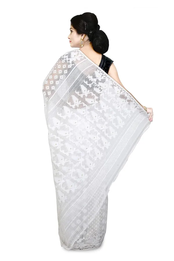 White_Jamdani_Cotton_Blend_Saree_Without_Blouse_Piece_For_Women