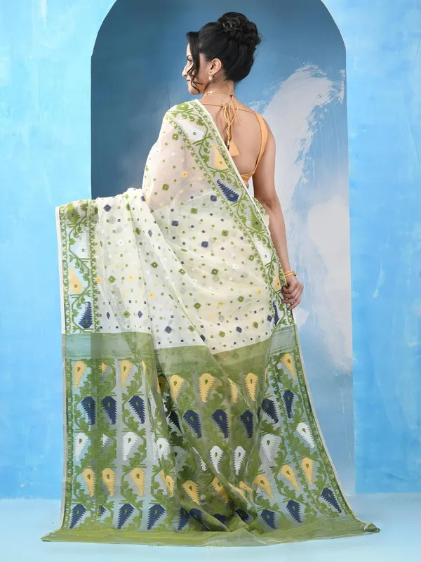 Off-White_&_Green_Cotton_Silk_Bengal_Made_Soft_Dhakai_Jamdani_Saree_With_Blouse_Piece_For_Women