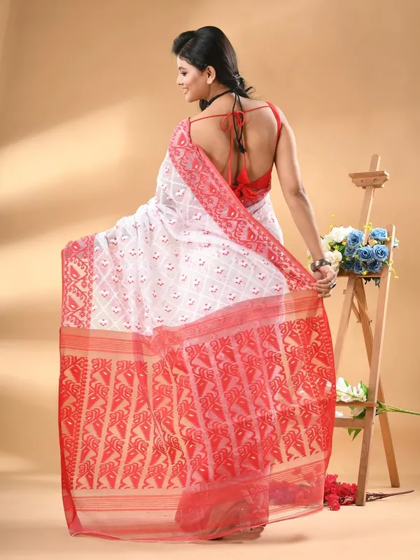 White_And_Red_Soft_Cotton_Dhakai_Jamdani_Saree_Without_Blouse_Piece_For_Women