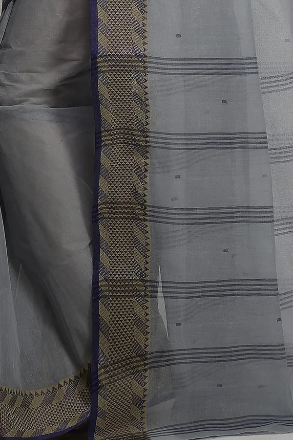 Light_Grey_Traditional_Bengali_Cotton_Saree_For_Women
