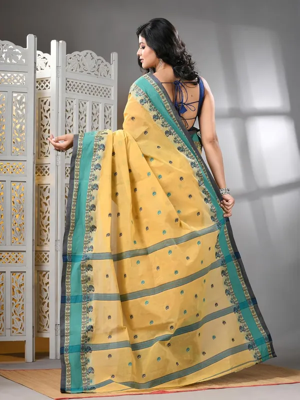 Yellow_Pure_Cotton_Saree_With_Designer_Border_With_Starch_For_Women