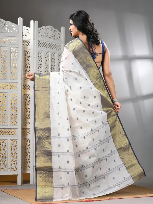 Off_White_Pure_Cotton_Saree_With_Designer_Zari_Border_With_Starch_For_Women