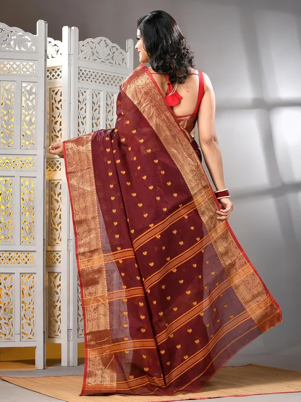 Maroon_Pure_Cotton_Saree_With_Kalka_Designer_Zari_Thread_Border_With_Starch_For_Women
